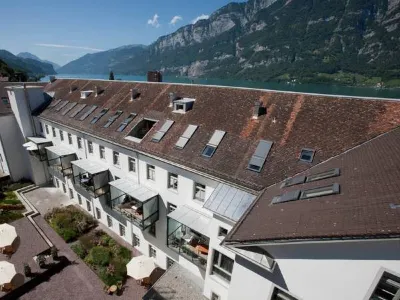 Lofthotel Walensee Hotels near Hinter Höhi