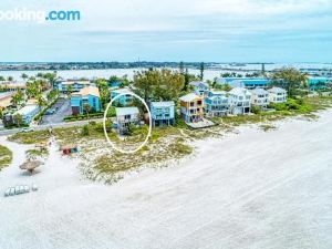 Anna Maria Island Beach Happy-Direct Beach Front-1BR-1BR