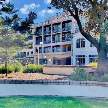 Coogee Sands Hotel & Apartments