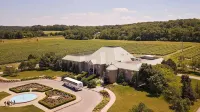 Holiday Inn Express Niagara-on-The-Lake Hotels near St Vincent de Paul Roman Catholic Church
