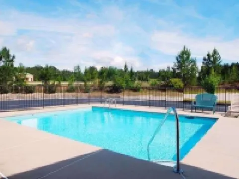 Econo Lodge Inn & Suites Hotels in Lugoff