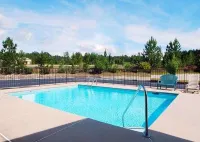 Econo Lodge Inn & Suites Hotels in Camden