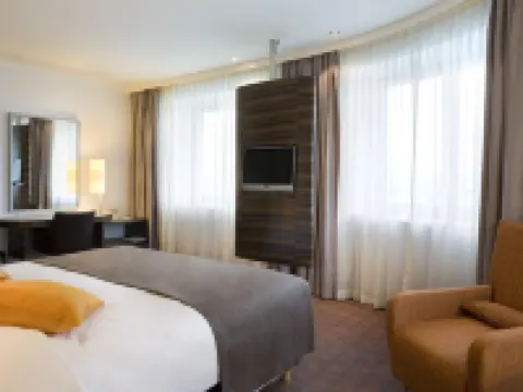 Holiday Inn ALMATY by IHG Hotels in der Nähe von Botanischer Garten