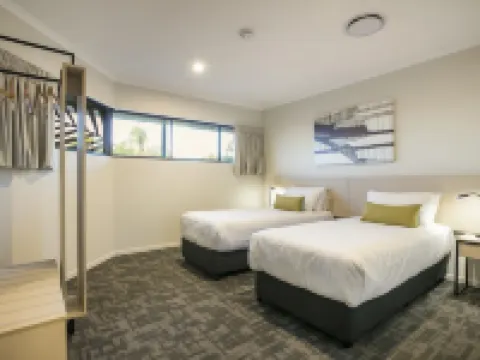 Nightcap at Edge Hill Tavern Hotels in Manoora