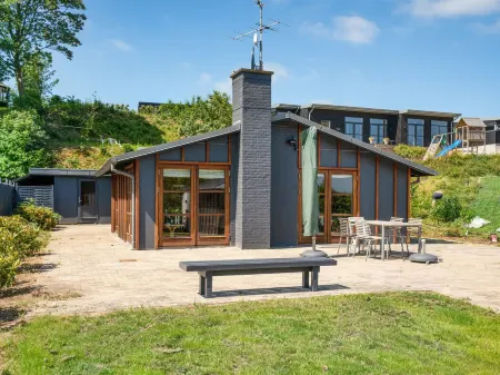 "Øthkil" - 93m from the Sea Отели в г. Колдинг