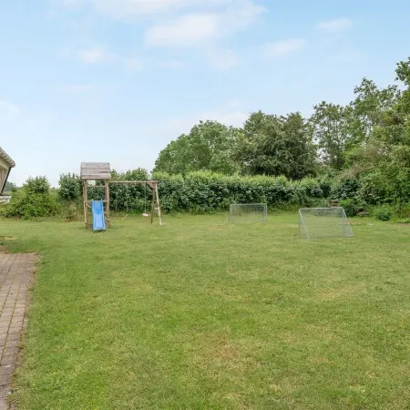 "Emly" - 1.1km from the Sea