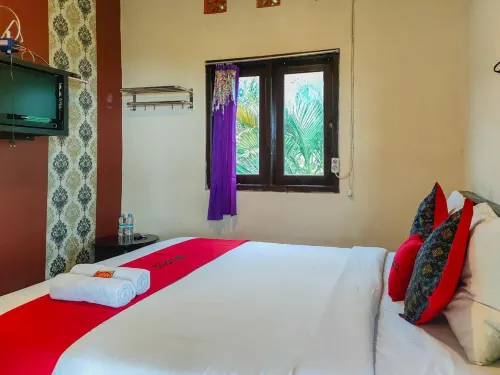 RedDoorz at Pacet Mojokerto Hotels in Wonosalam