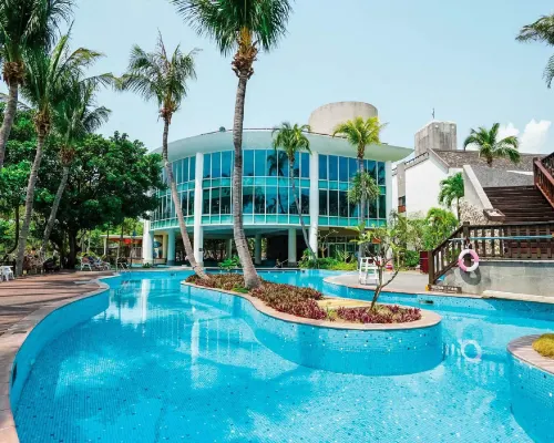 Yoho Beach Resort Hotels near Taipower