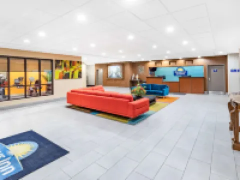 เดย์สอินน์แอนด์สวีทส์ บายวินด์แฮม แซนแอนโทนิโอ ใกล้ฟรอสต์ แบงก์ เซ็นเตอร์ โรงแรมในซานอันโตนิโอ