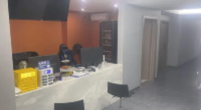 Qingtian Yunding Business Hotel