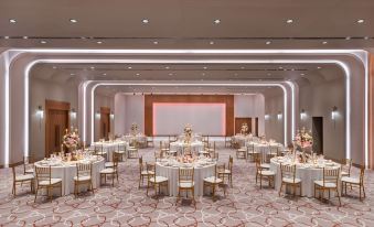 The WB Abu Dhabi Hotel, Curio Collection by Hilton