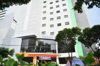 Agogo Downtown Hotel Surabaya Hotel dekat Toko Tiga Putra, Oleh-Oleh Khas Kenjeran