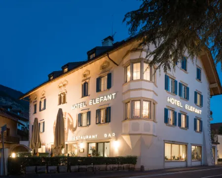 Hotel Elefant Hotels in Ora