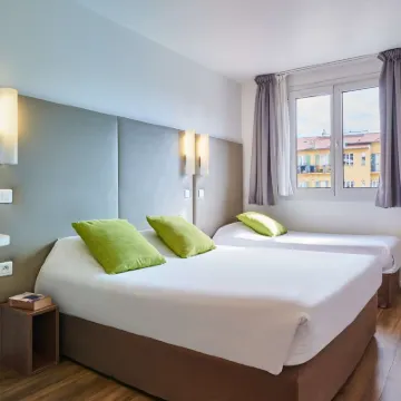 鐘樓尼斯中央阿克羅波利斯酒店 鄰近現代藝術和當代藝術博物館的酒店