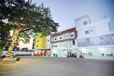 The Skyland Hotels in Osmanabad
