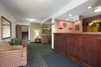 Super 8 by Wyndham Peru Starved Rock State Park Hotel di Deer Park Township