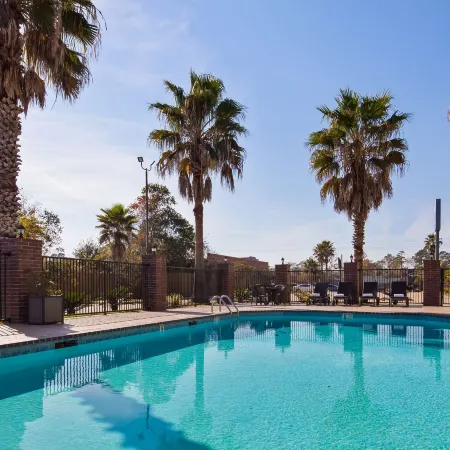 Best Western Bayou Inn  Suites