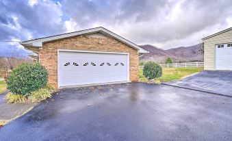 Serene Johnson City Home w/ Mountain Views