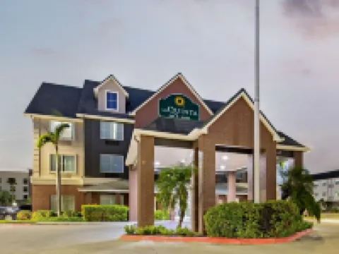 La Quinta Inn & Suites by Wyndham Pharr North McAllen Hotels in Pharr