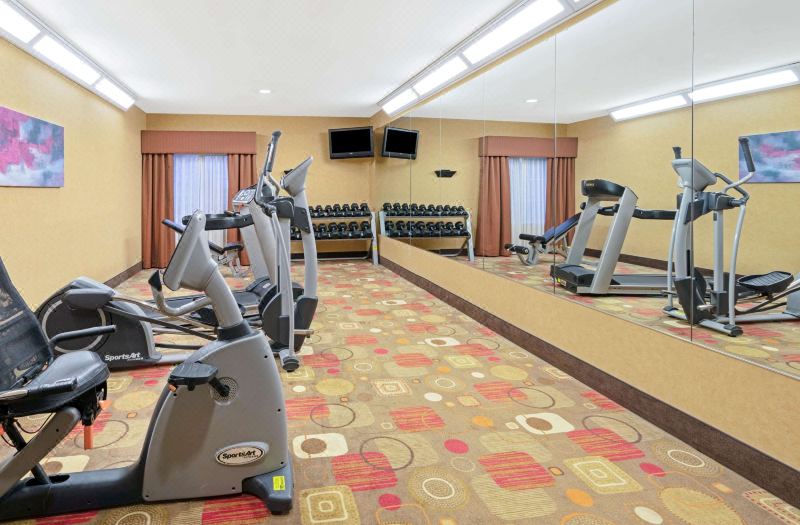 La Quinta Inn & Suites by Wyndham Stillwater-University Area photo 3