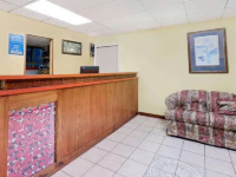 Travelodge by Wyndham Chambersburg Hotels in Chambersburg