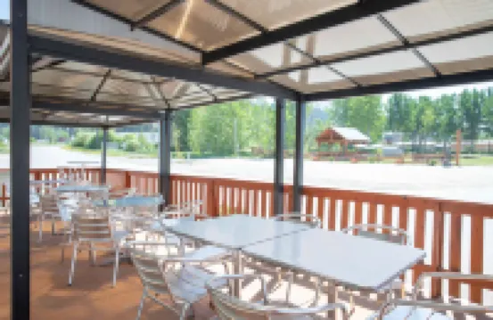 Travelodge by Wyndham Golden Sportsman Lodge