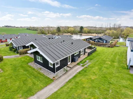 "Sointu" - 250m from the Sea Отели в г. Tranekaer