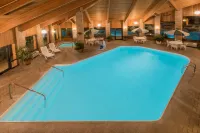 Days Inn by Wyndham Wooster - Pools