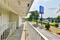 Motel 6 Pittsburgh, PA - Crafton