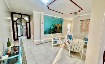 Reef Hostel Manta