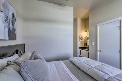 Stylish San Marcos Apt in the Heart of Dwtn!