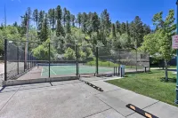 Sleek Deadwood Getaway < 1 Mi to Downtown! - Kitchens