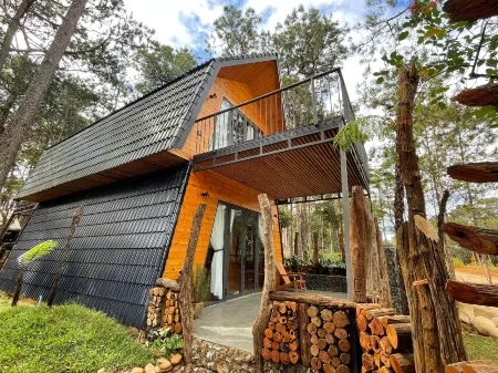 T'Măng ĐEENG Homestay Отели в г. Kon Plong District