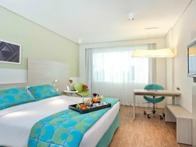 Mercure Salvador Rio Vermelho Hotels near Salvador Shopping