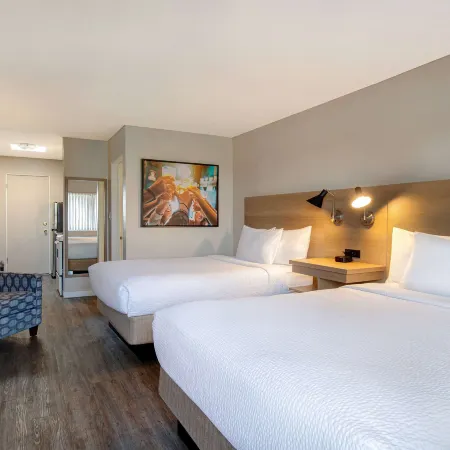 Days Inn by Wyndham Victoria Uptown