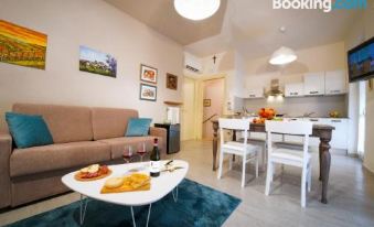 La Rosa Nel Borgo - Suite Con Balcone e Garage