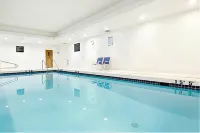 Holiday Inn Express & Suites SURREY by IHG - Pools