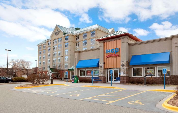 Country Inn & Suites by Radisson, Bloomington at Mall of America, MN