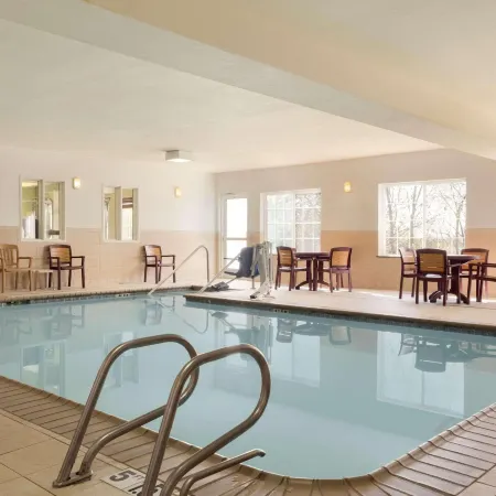 Country Inn & Suites by Radisson, Norman Near University