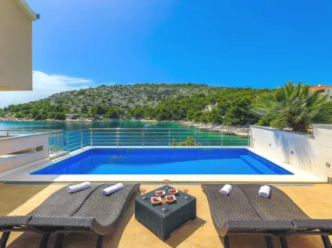 Villa Silvana 羅戈茲尼察酒店