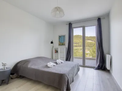 La Familiale Hotels near Aqualand Cyr Sur Mer