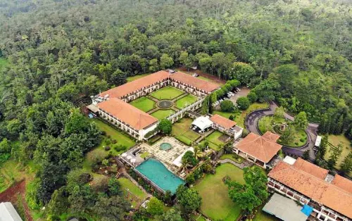 D'Emmerick Salib Putih Hotel Salatiga Hôtels à : Ampel