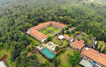 โรงแรมเดมเมอริค ซาลิบ ปูติห์ ซาลาติกา