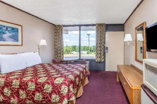 Serenity Inn Sweetwater Hotels in Monroe County