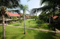 Dolphin Bay Beach Resort