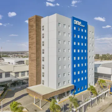 One Guadalajara Periferico Norte Hotels near Auditorio Telmex