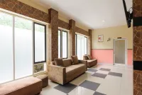 RedDoorz Near the Jungle Waterpark Bogor