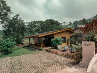 Rumah Bambunya Kakek - Selayang Bambu Hotels in Cigombong