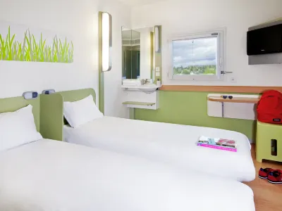 Ibis Budget Pontivy Centre Bretagne Hotel a Neulliac