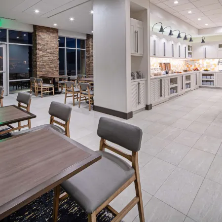 Hyatt Place Bakersfield